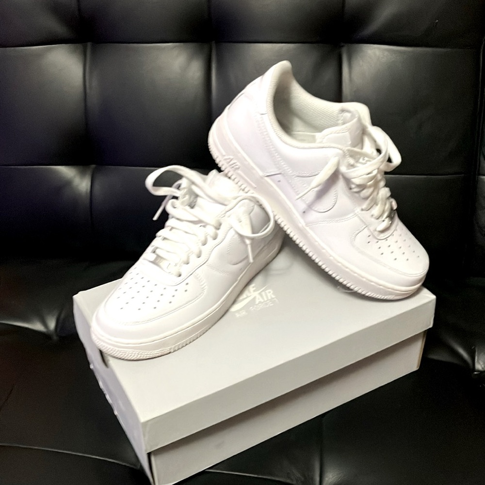 Nike Air Force 1 ‘07
Mint Condition 
Only Worn 3 times